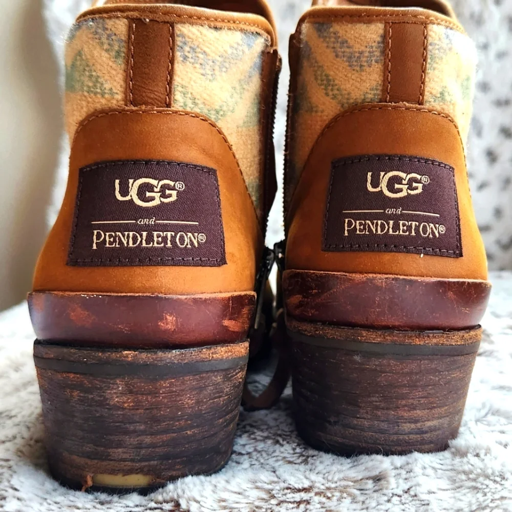 Ugg Pendleton ankle boots size 7.5 - Picture 7 of 16